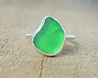 Size 7 3/4 Kelly Green Sea Glass Stacking Ring