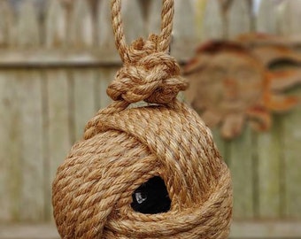 Handmade birdhouse - natural manilla rope