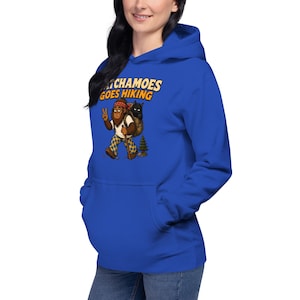 Sudadera divertida para senderismo para hombres y mujeres, sudadera de regalo para excursionistas con temática de Sasquatch, sudadera con capucha para acampar y senderos con diseño de gato negro, Satchamoes Goes Hiking imagen 4
