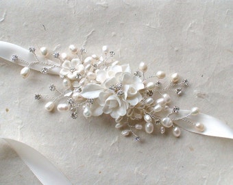 Bridal heabband. Wedding accessories. Pearl / rhinestone Bridal headpiece. bridal hair accessories. Hair Decorative