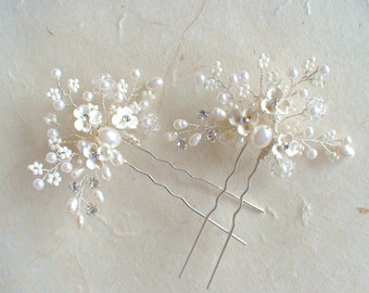 Hair Pins. Set for 2 Bridal Hair Pins. Off white flower/ Pearl hair comb. Bridal hair comb. Bridal hair accessories.