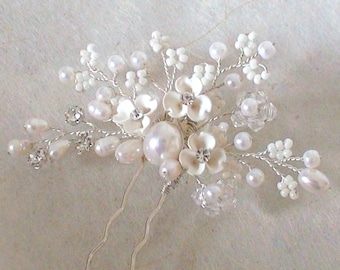 Bridal Hair Pin. Wedding hair accessories. Off white flower/ Pearl. Wedding jewelry for bride. Bridal hair accessories. Bridal headpiece.