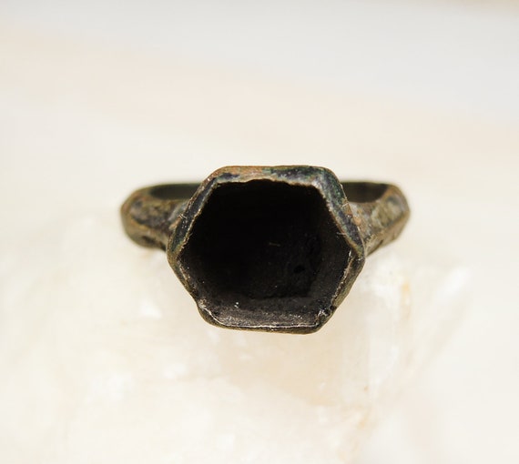 Antique Signet Ring, Ancient Bronze Ring, Primiti… - image 2