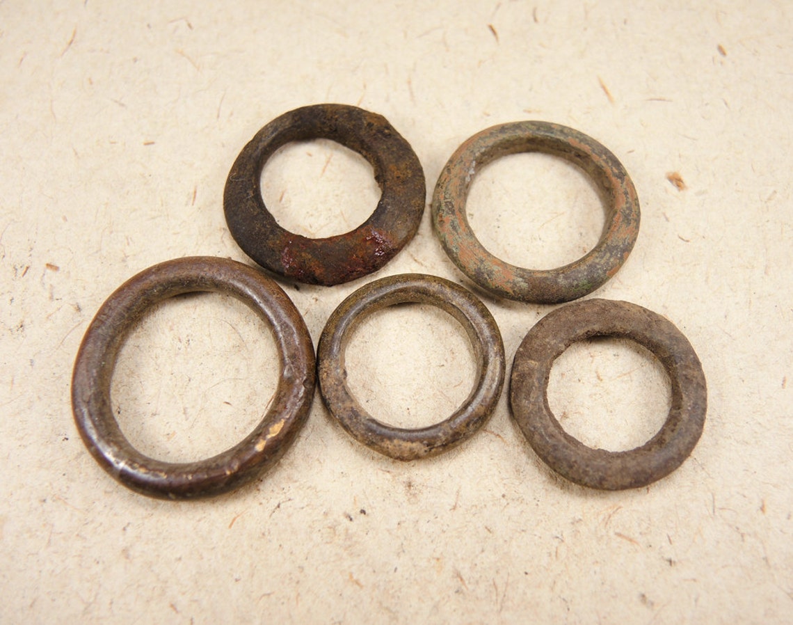 Antique Brass Rings Primitive finding Dig Finds set of 5 Etsy