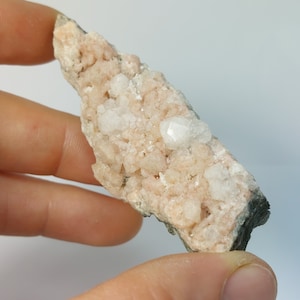 Gmelinite New Jersey, Gmelinite Crystals NJ, Analcime Crystals NJ, Analcime on Gmelinite, New Street. Quarry, New Jersey Minerals