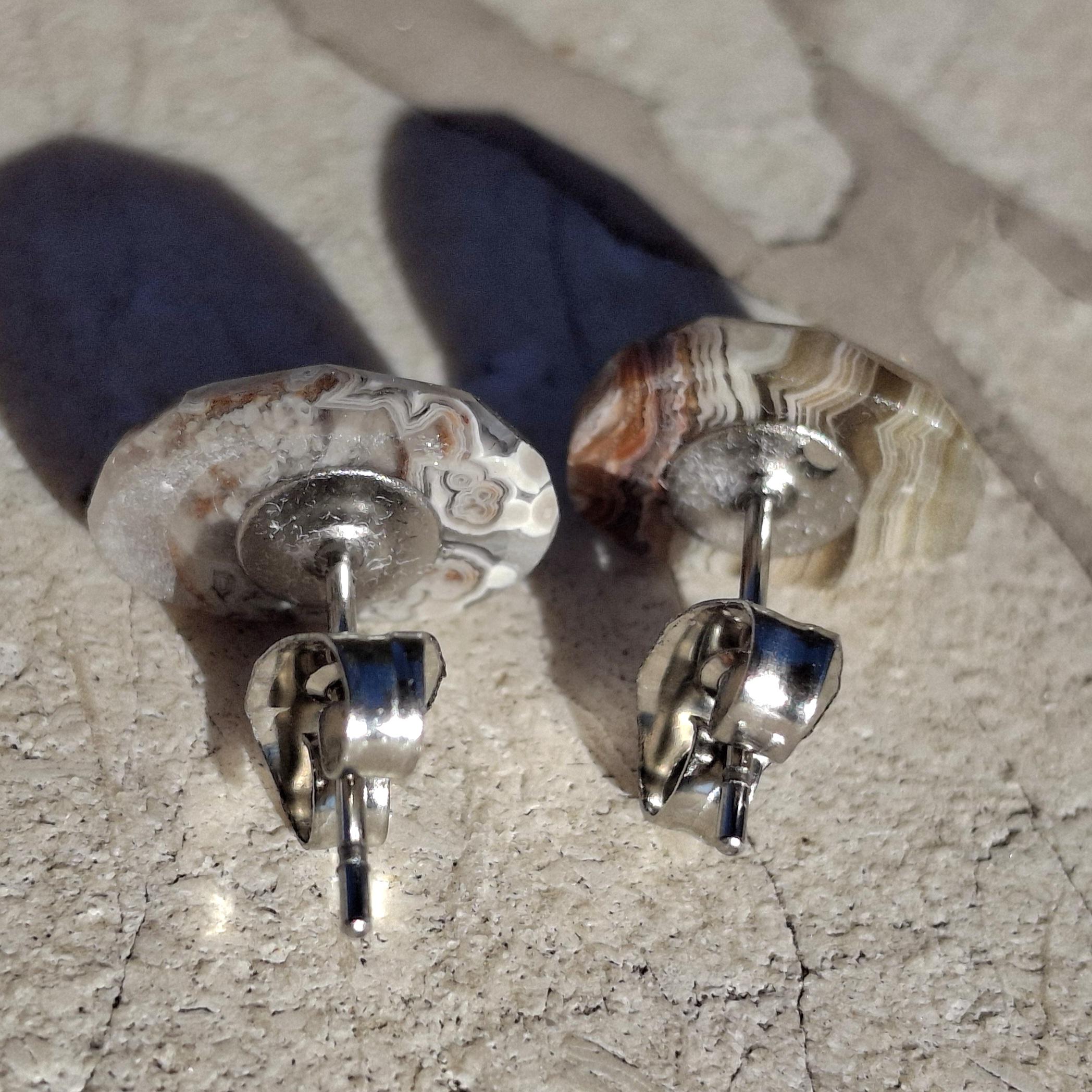 クレイジーレースアゲートスタッドピアス、低刺激性ステンレススチール