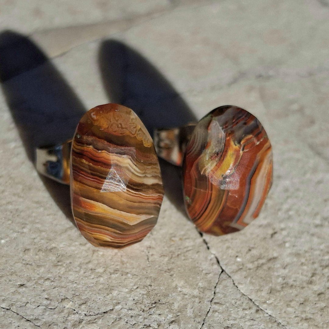 クレイジーレースアゲートスタッドピアス、低刺激性ステンレススチール