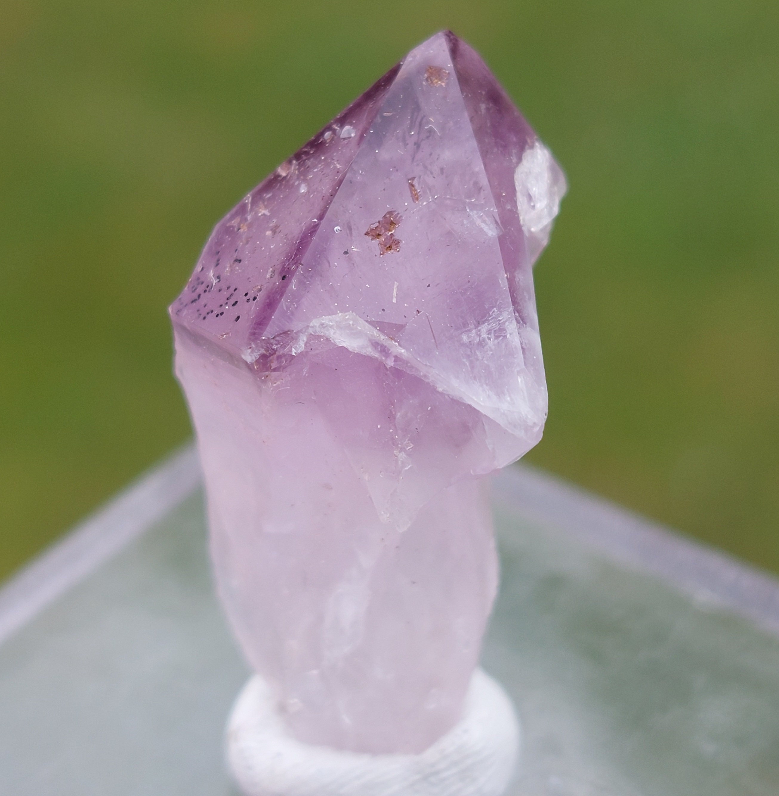 南インド産　濃厚紫　アメジストポイント　454g ヘマタイト共生　頑丈 ニュージャージー産アメジストポイント、ヘマタイト含有ファントム