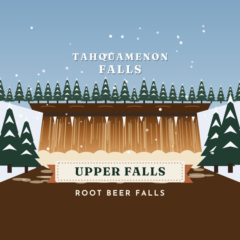 Puede incluir: Una ilustraci&oacute;n gr&aacute;fica de las cataratas Tahquamenon con una cascada marr&oacute;n, pinos de color verde oscuro y un cielo azul claro con nieve blanca. El texto dice TAHQUAMENON FALLS, UPPER FALLS y ROOT BEER FALLS en blanco y verde oscuro.
