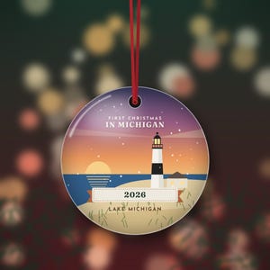 Kerstornament 'Eerste Kerst in Michigan 2026', vuurtoren van Big Sable bij zonsondergang, kerstcadeau aan Lake Michigan, dubbelzijdig metaal afbeelding 1