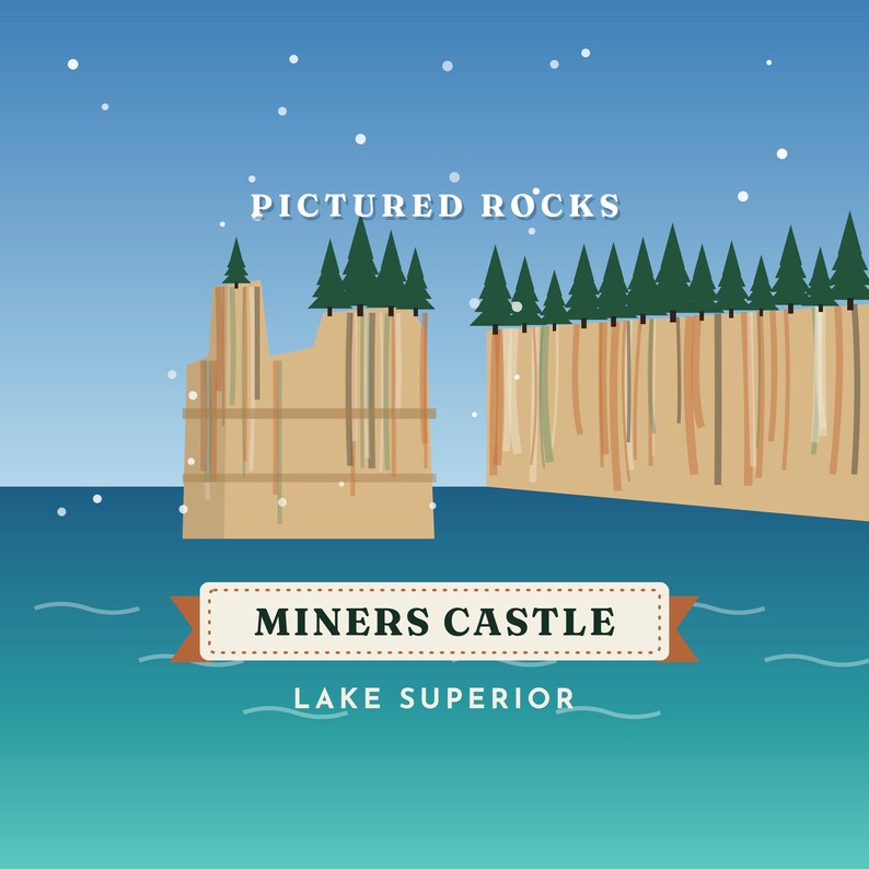 K&ouml;nnte beinhalten: Eine grafische Illustration von Pictured Rocks und Miners Castle am Lake Superior. Das Bild zeigt beigefarbene Sandsteinklippen mit dunkelgr&uuml;nen Kiefern vor einem blauen Himmel mit wei&szlig;en Punkten. Ein Banner tr&auml;gt die Aufschrift MINERS CASTLE.