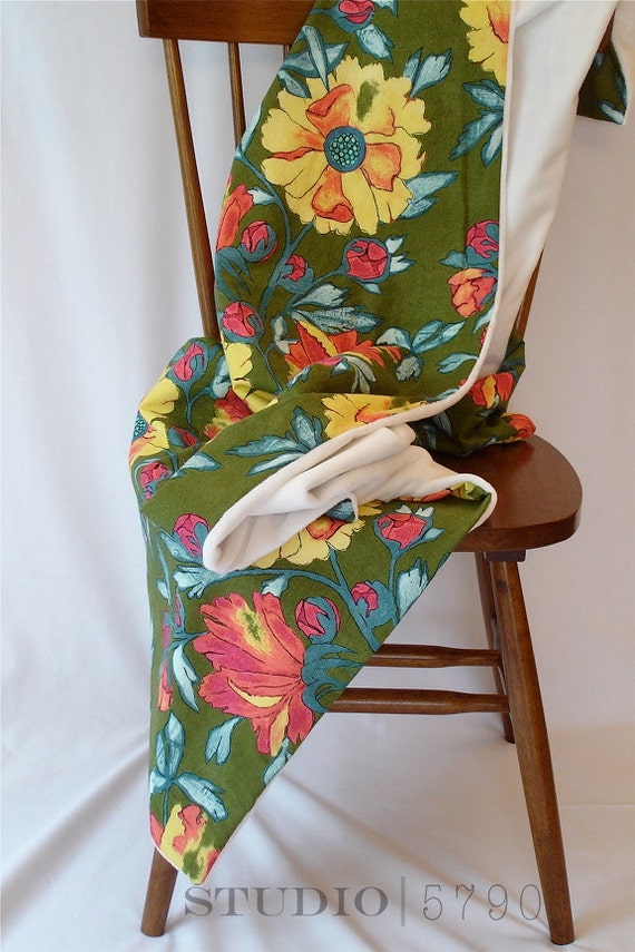 Items similar to Green floral throw blanket on Etsy
