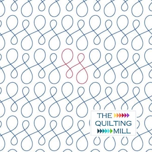 以下が含まれることがあります： 白い生地に、青いループ状の線が繰り返されるパターン。中央には赤い線があります。「THE QUILTING MILL」の文字が、右下の白い長方形の中にあります。