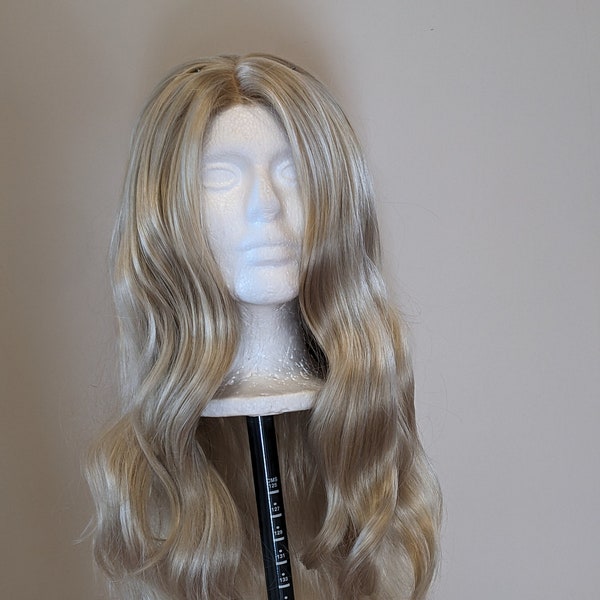Arda Wigs Dany Classic Champagne Lace Front Long Wig