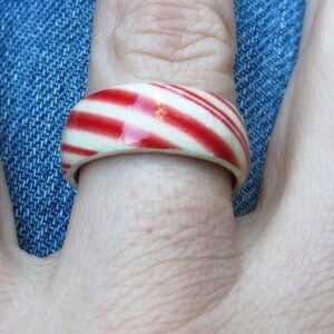 Candy Cane wood finger ring Bild 4