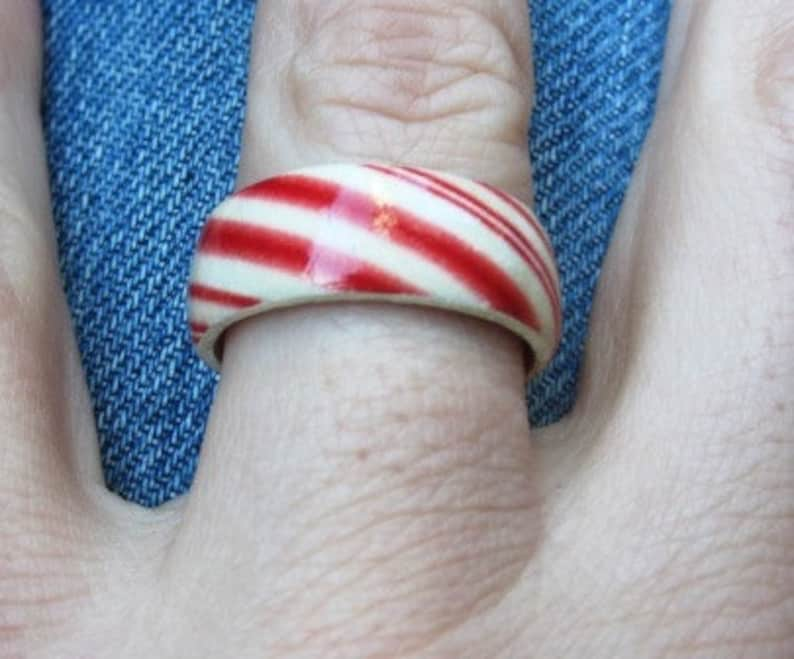 Candy Cane wood finger ring Bild 4