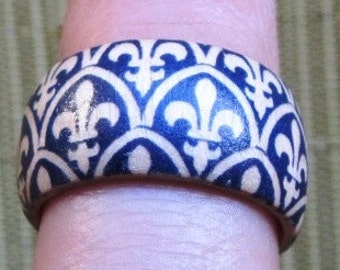 fleur de lis -- wood finger ring