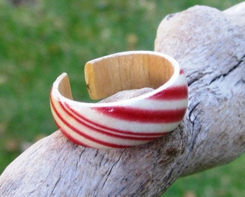 Candy Cane wood finger ring Bild 2