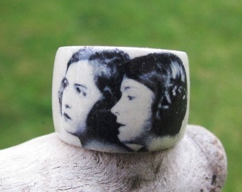 Dorothy and Lillian Gish -- adjustable wood ring