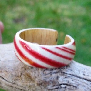 Candy Cane wood finger ring Bild 3