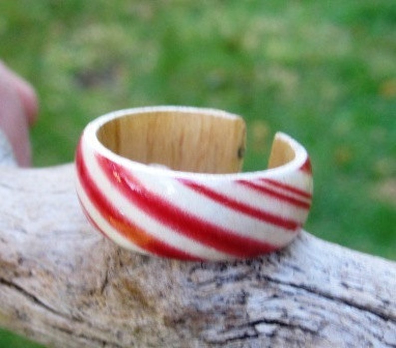 Candy Cane wood finger ring Bild 3