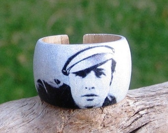 Marlon Brando (The Wild One) -- wood finger ring