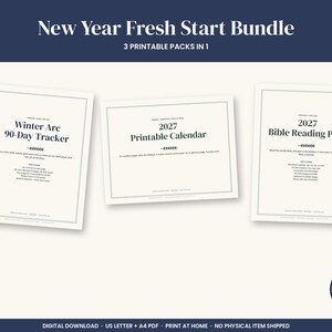 Può includere: Un pacchetto New Year Fresh Start Bundle che include tre documenti stampabili: un Winter Arc 90-Day Tracker, un calendario 2027 e un piano di lettura della Bibbia 2027. Ogni documento è presentato su sfondo bianco con testo blu scuro.