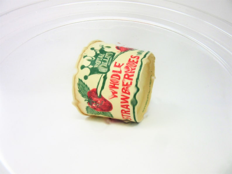Vintage Unused Royal Valley Whole Strawberries Dixie Cup Container Featuring a Spoon Holding a Large Strawberry Farmhouse Home Kitchen Decor image 10