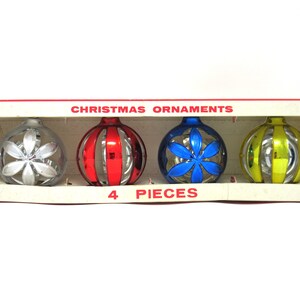 Vintage Plastic Jewelbrite Round Christmas Tree Ornaments Set of 4 Holiday Decorations Original Box Silver, Gold, Red and Blue Floral Design image 8