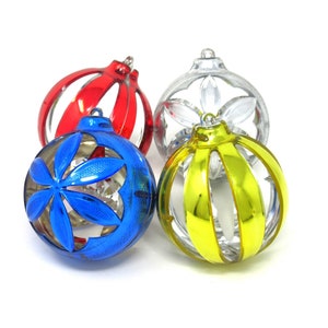 Vintage Plastic Jewelbrite Round Christmas Tree Ornaments Set of 4 Holiday Decorations Original Box Silver, Gold, Red and Blue Floral Design image 4