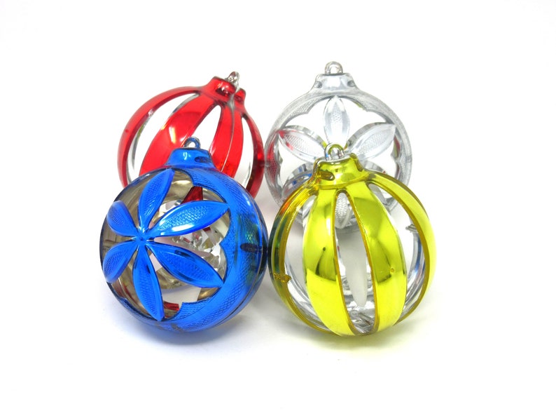 Vintage Plastic Jewelbrite Round Christmas Tree Ornaments Set of 4 Holiday Decorations Original Box Silver, Gold, Red and Blue Floral Design image 4