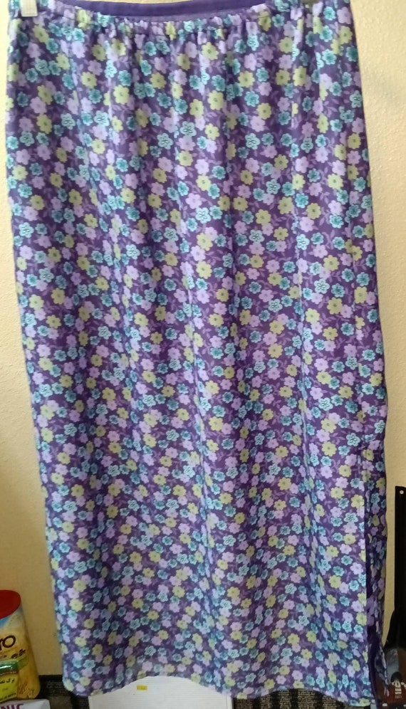Purple Reversible Skirt Small Floral A-Line Modes… - image 4