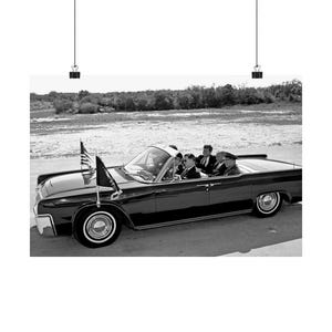 John F Kennedy JFK John Glenn Motorcade chega ao anexo de testes de Cabo Canaveral pela primeira vez Foto histórica - Arte de parede da NASA Vintage Space