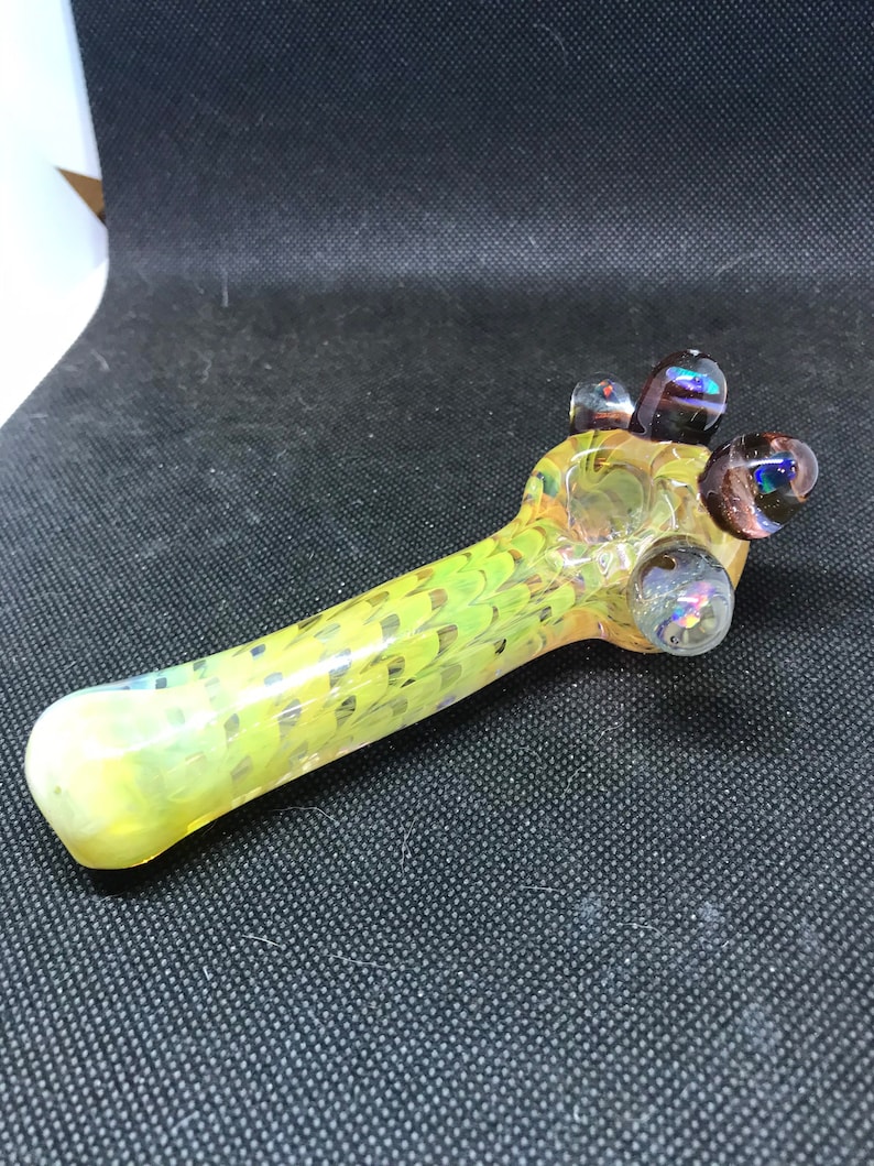 spoon-bowl-smoking glass pipe with 4 different kinds of opals Color changing American handblown glass pyrex pipe