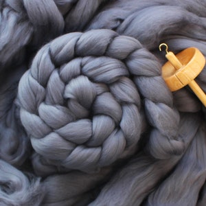 Superfine Merino Wool 'Granite' Combed Top Roving Dyed Wool Spinning Fiber Dark Gray