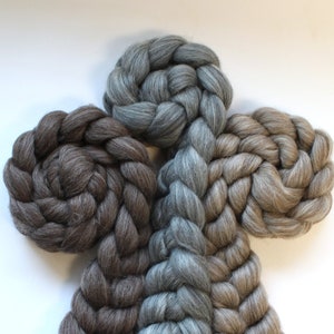 1lb Blue Faced Leicester Naturally Colored BFL Combed Top Wool Roving Undyed Wool Spinning Fiber for Dyeing Fibre Batt Bare wool Brown Gray