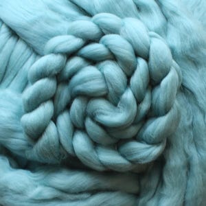 Merino Wool &#39;Mineral&#39; Blend Combed Top Roving Dyed Wool Spinning Fiber Fibre Teal Green
