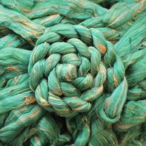 Tweed Wool 'Green Riddle' Wool Combed Top Roving Dyed Wool Spinning Fiber Fibre