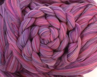 Merino Wool 'Whisper 2' Blend Combed Top Roving Dyed Wool Spinning Fiber Fibre batt Pink