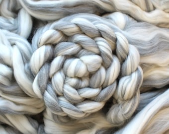Merino Naturally Colored Combed Top Wool Roving Undyed Wool Spinning Fiber for Dyeing Bare Natural Gray White Humbug