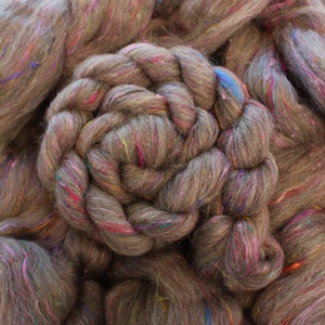 6.1 oz Brown New Zealand Wool Sari Silk Custom Blend Combed Top Roving Wool Spinning Fiber Fibre batt