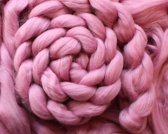 Superwash Merino Wool 'Smoothie' Combed Top Roving Dyed Wool Spinning Fiber Pink Mauve