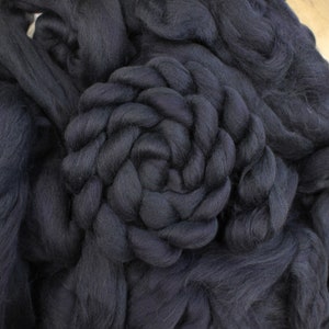 Blue Faced Leicester Wool 'Blue Black' Blend Combed Top Roving Dyed Wool Spinning Fiber Fibre batt