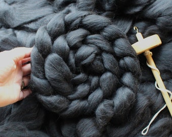 Black 50/50 Merino Alpaca Wool Blend Combed Top Roving Dyed Wool Spinning Fiber
