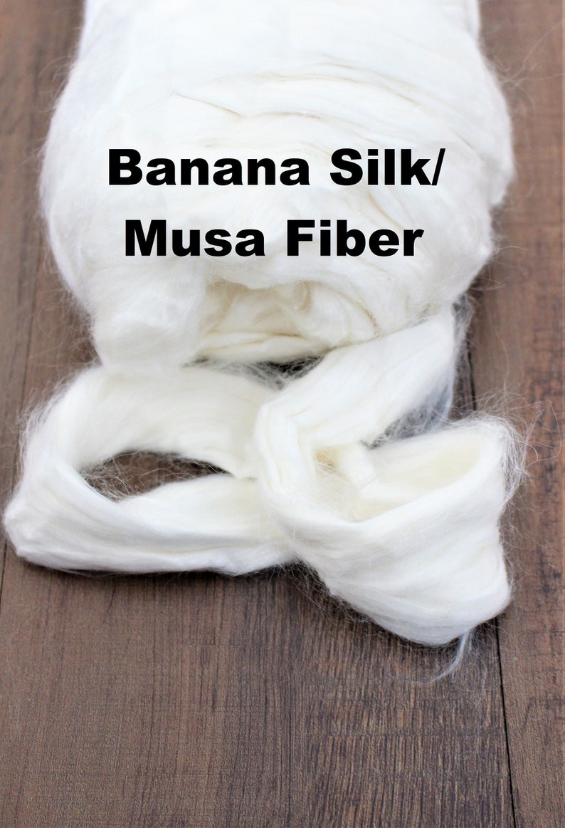 Puede incluir: Seda de pl&aacute;tano blanca/fibra de Musa, una fibra natural utilizada para la artesan&iacute;a y los textiles.