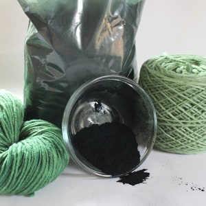 Copper Chlorophyllin 1, 2 or 4 oz Chlorophyll Natural Plant Dye for Yarn Protein Dyes Earth Friendly Fiber Wool Silk Mordant Green image 2