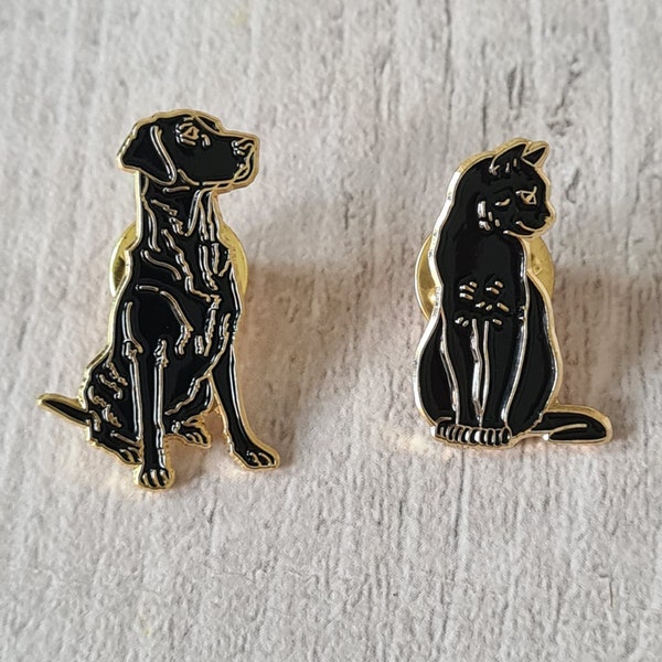 Épingle de chat noir et insigne d’épingle du Labrador noir