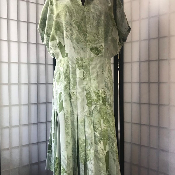 Unique 1980’s green leaf print vintage dress UK size 12-14