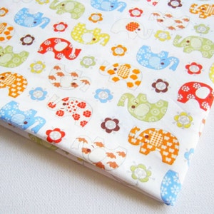 Lindo elefante tela blanca con elefante colorido, tela colorida, encantador, delantal para niños, tela de dibujos animados para baby shower, vestido para niños, almohada, CT055
