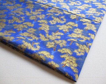 Japonais Kimono Cotton Fabric Blue avec Golden Pine Tree Fabric , Japon Thème , femmes d’été, étui ipad, Rideau, Couverture d’oreiller, KM067